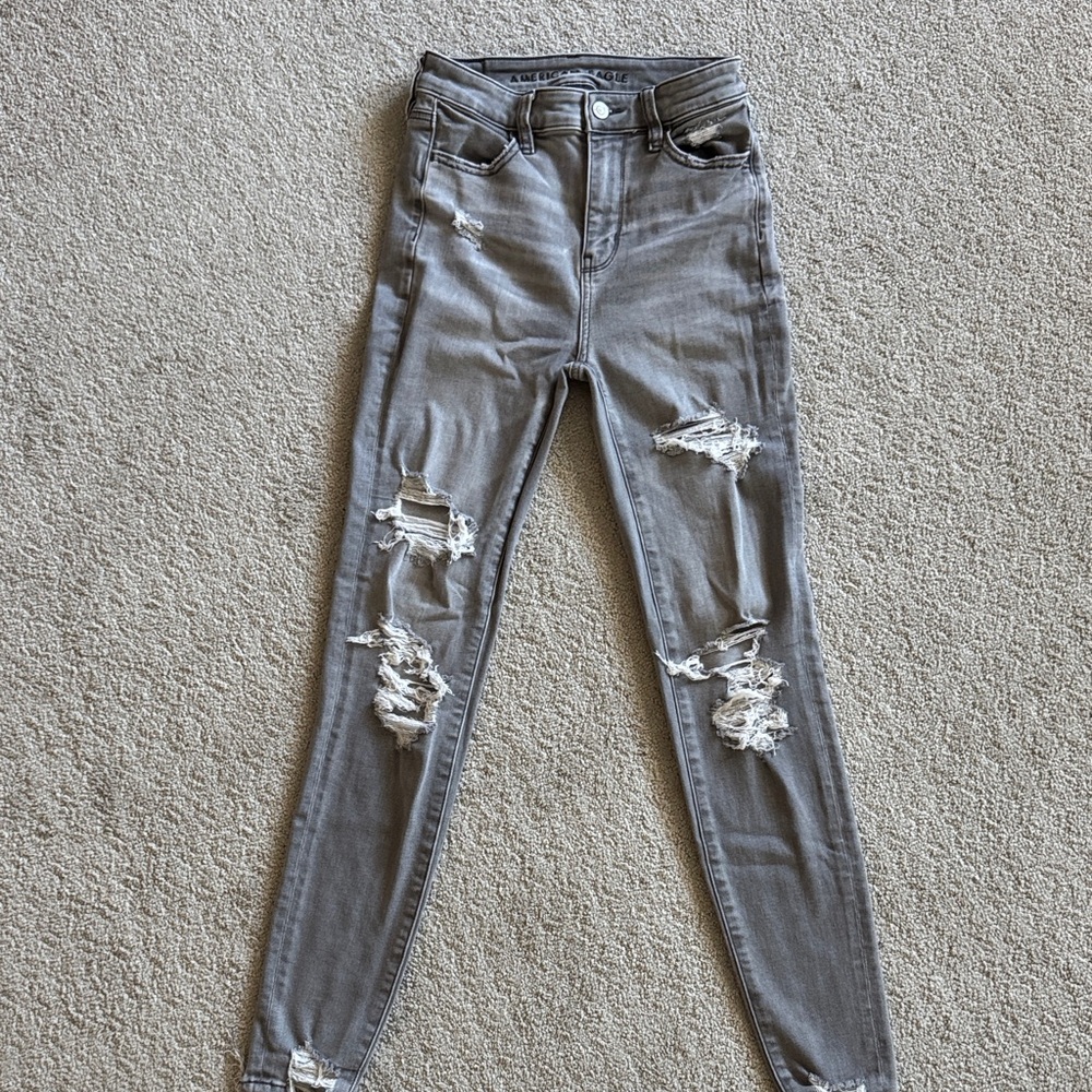 American Eagle Super Hi-Rise Ripped Gray Skinny Jeans size 0